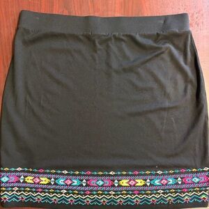 Torrid ladies Black Skirt with Colorful Aztec Pattern on hem sz 18 (torrid 2)